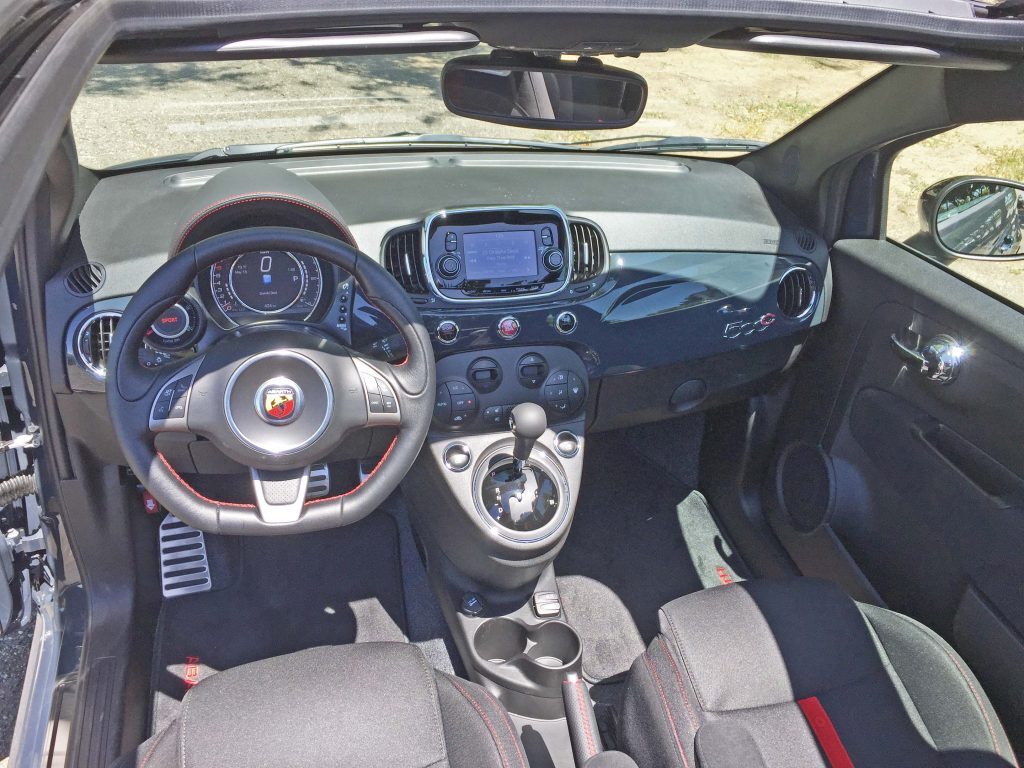 Fiat 500C Abarth Cabrio Dash