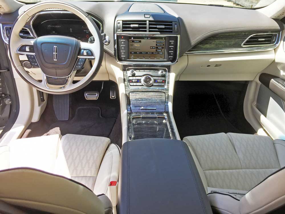 Lincoln-Continental-Dsh