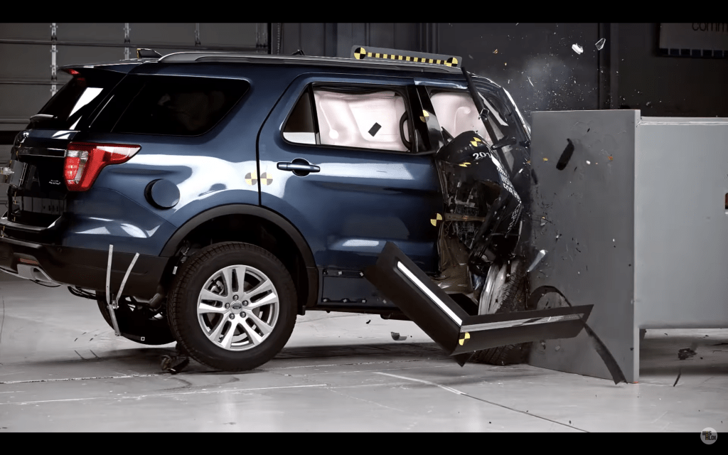 Ford Explorer and Jeep Grand Cherokee fail IIHS Small Passenger Frontal Overlap Test