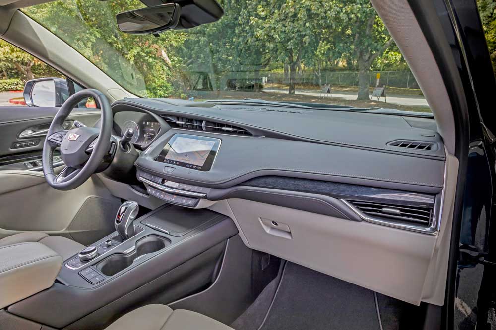 Cadillac-XT4-Int