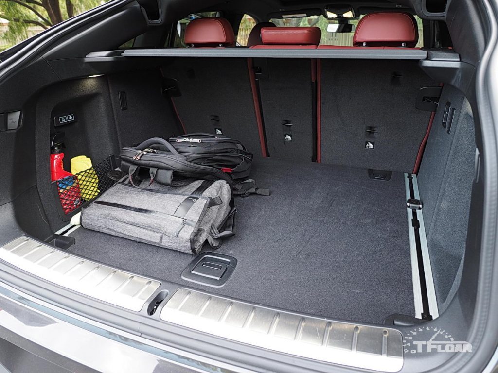 rear cargo area 2019 BMW X4 xDrive30i