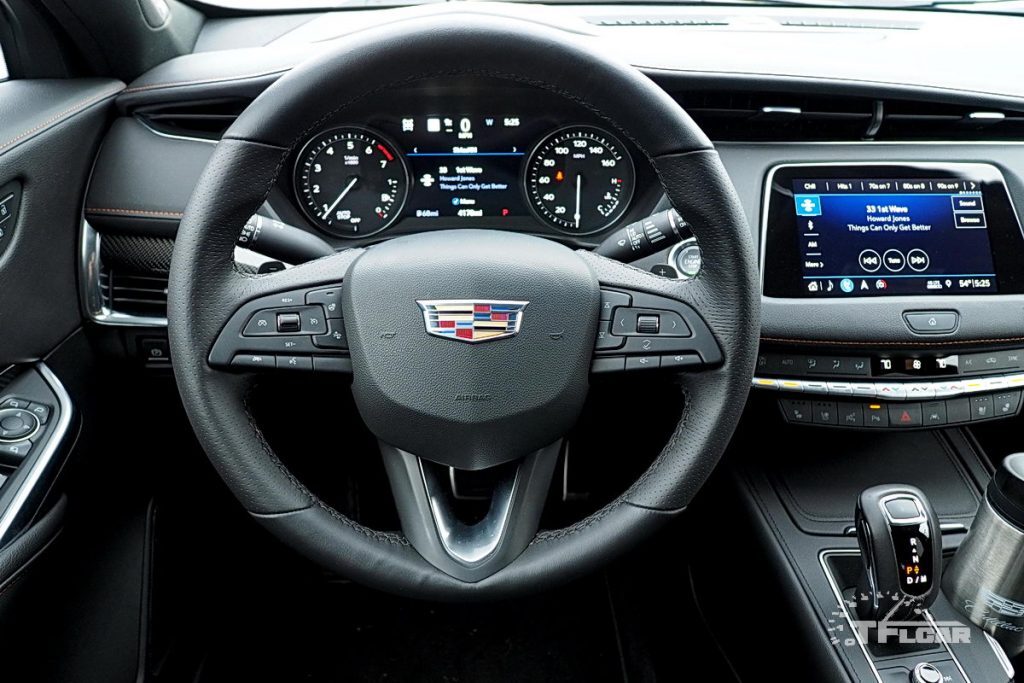 driver's cockpit 2019 Cadillac XT4 AWD Sport