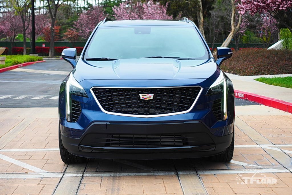 front end view of 2019 Cadillac XT4