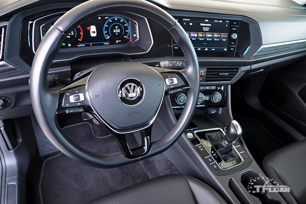 2019 VW Jetta interior