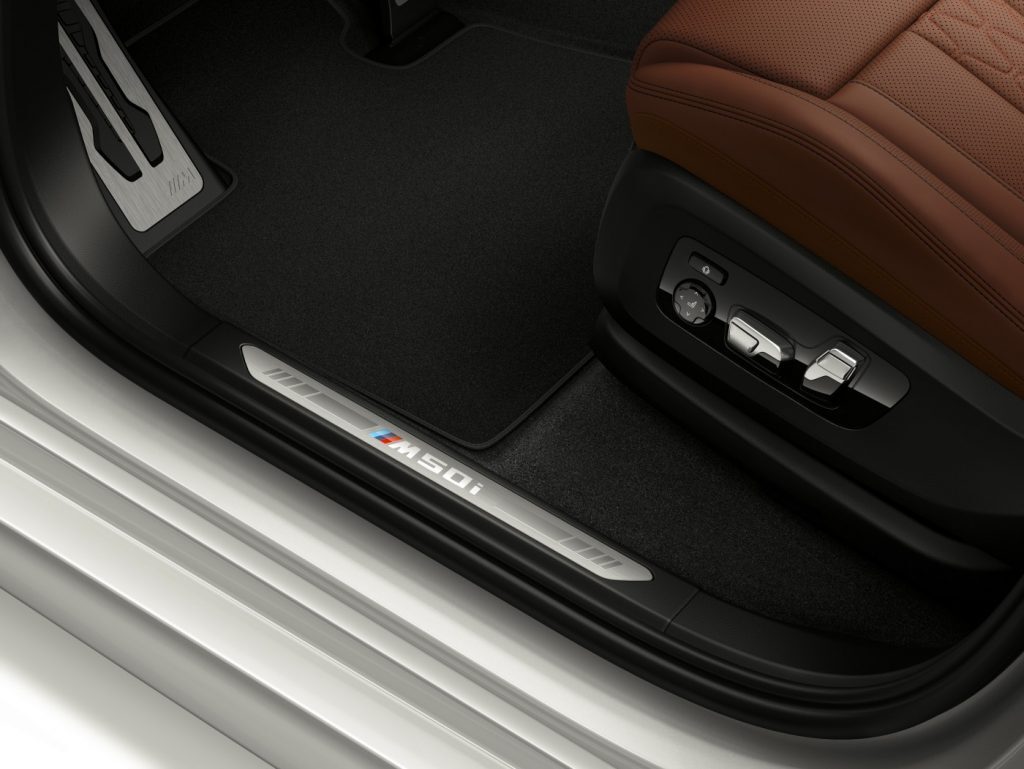 2020 BMW X7 M50i