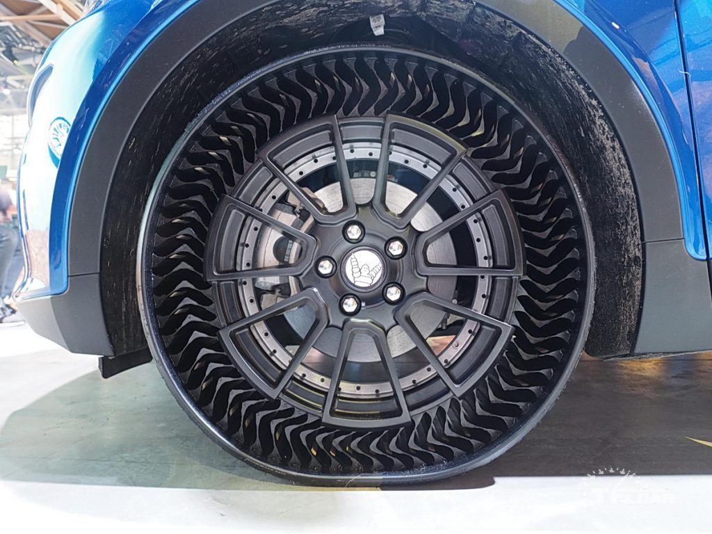 Michelin Uptis Prototype airless tire mounted on Chevy Bolt EV
