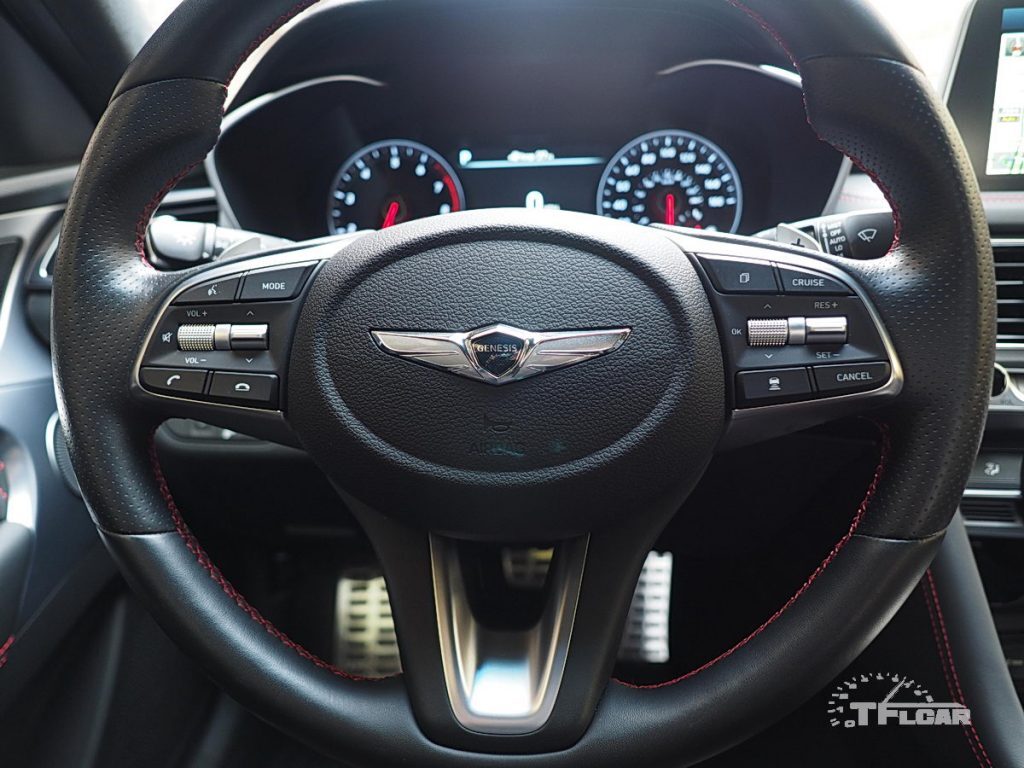 steering wheel controls of genesis g70