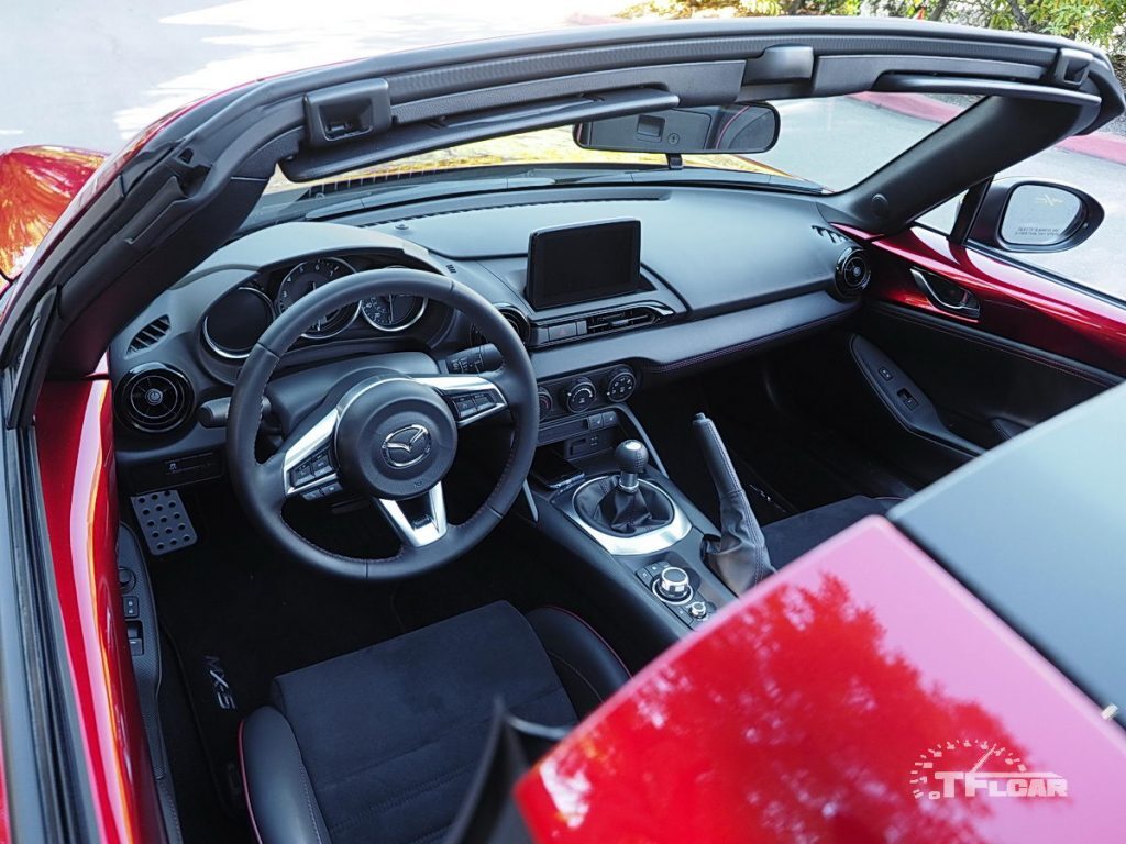 2019 mazda mx-5 rf interiora2019 mazda mx-5 miata rf