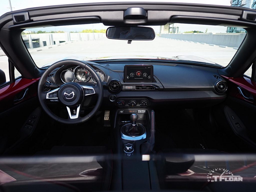 Mazda MX-5 interior