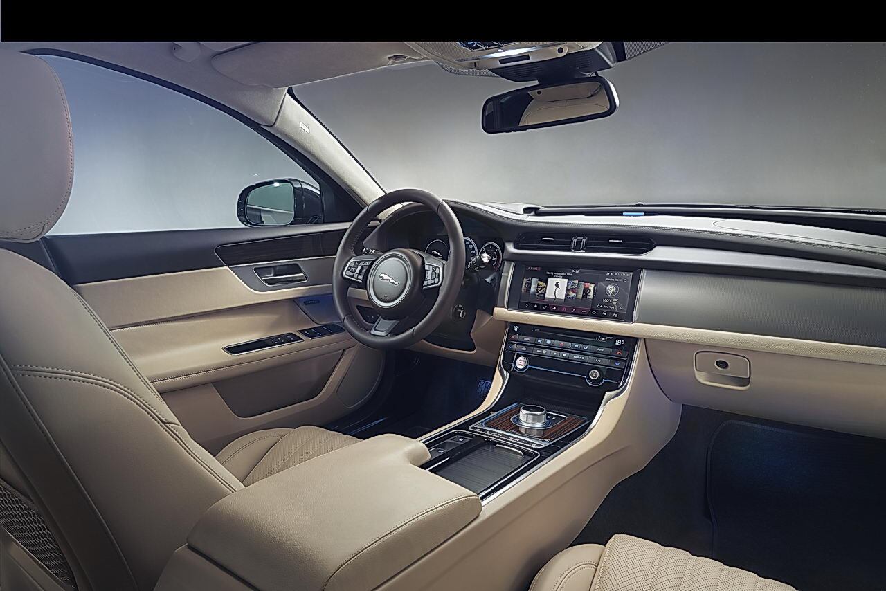 2016 Jaguar XF Portfolio interior