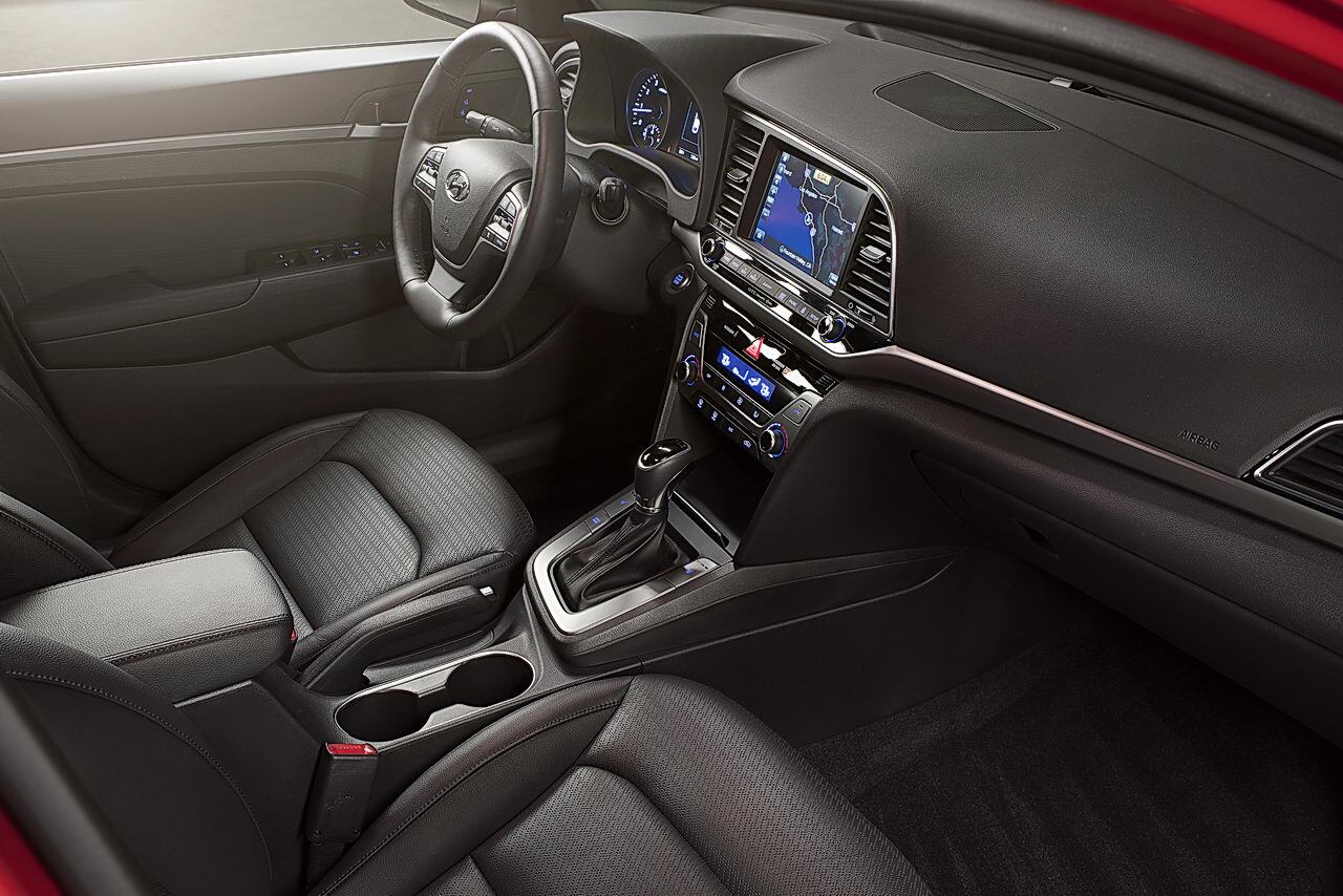 2017 Hyundai Elantra interior