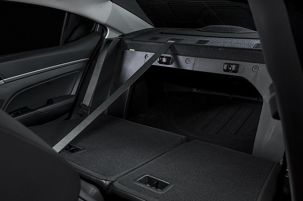 2017 Hyundai Elantra 60/40 split folding back seats
