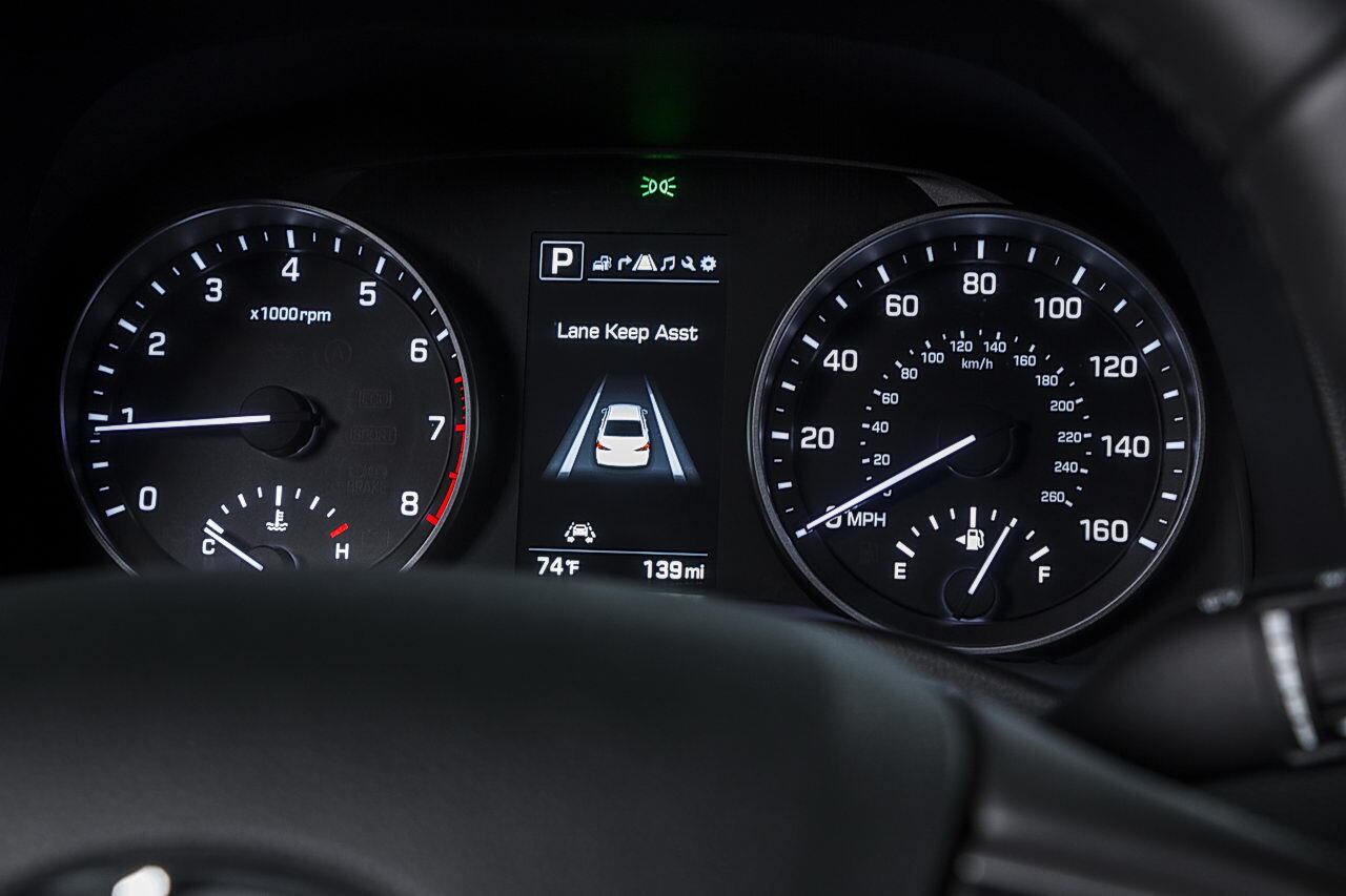 2017 Hyundai Elantra lane keep assist