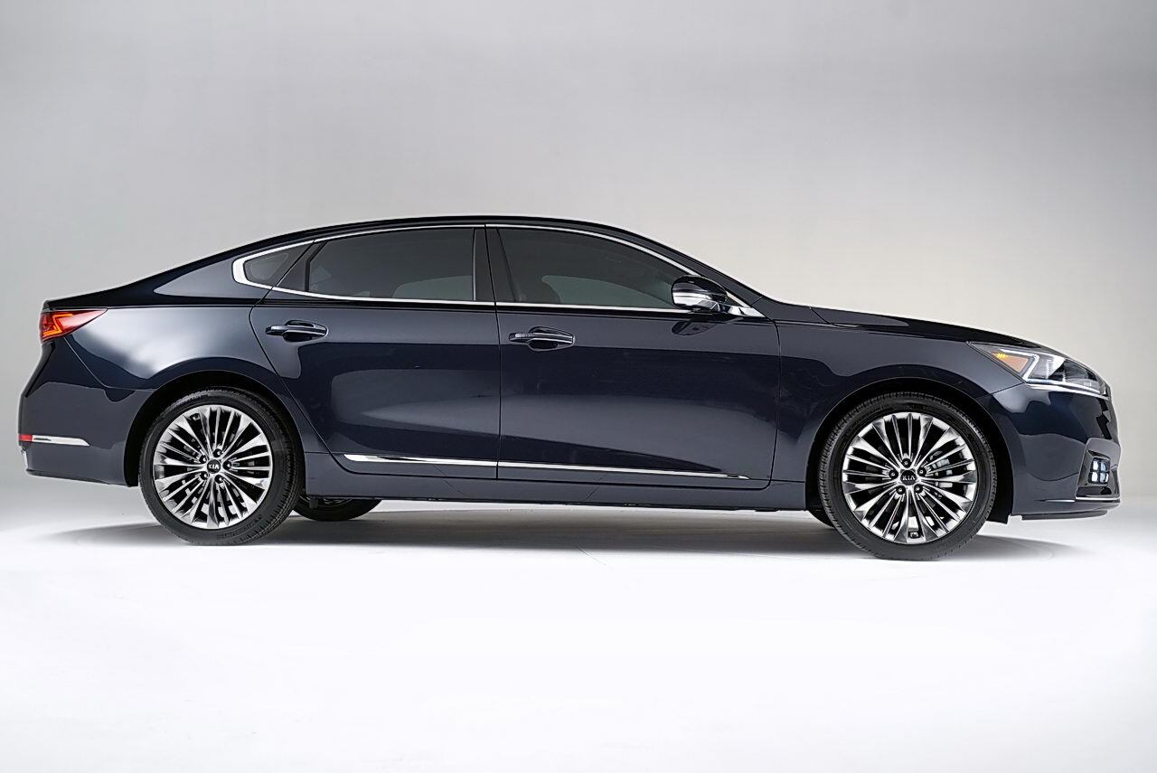 2017 Kia Cadenza