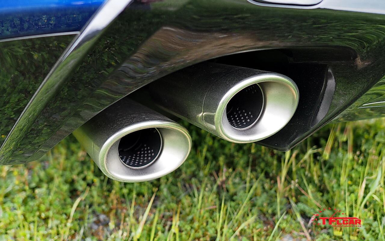 Lexus GS F chrome tip quad exhaust pipes