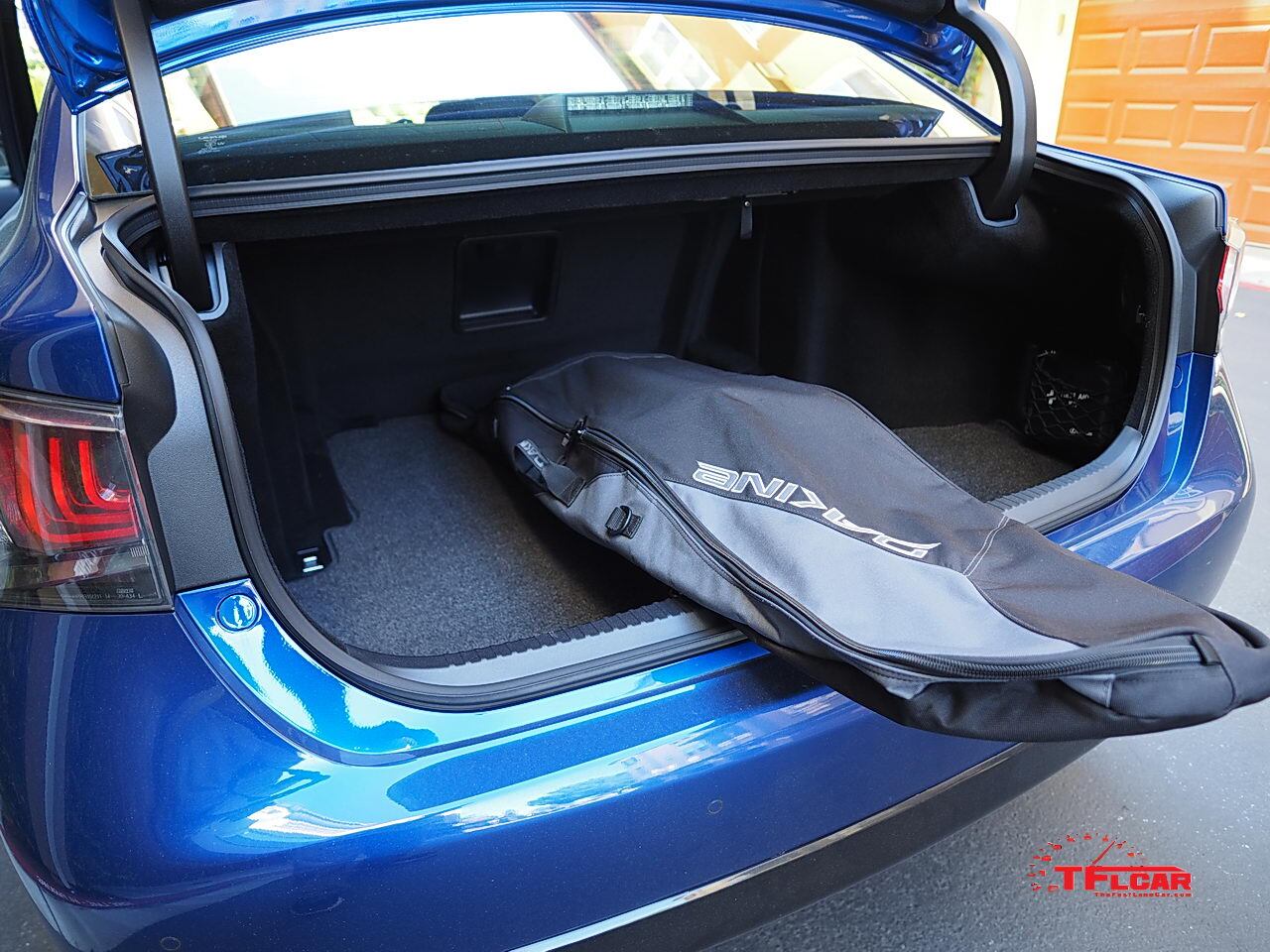 2016 Lexus GS F trunk