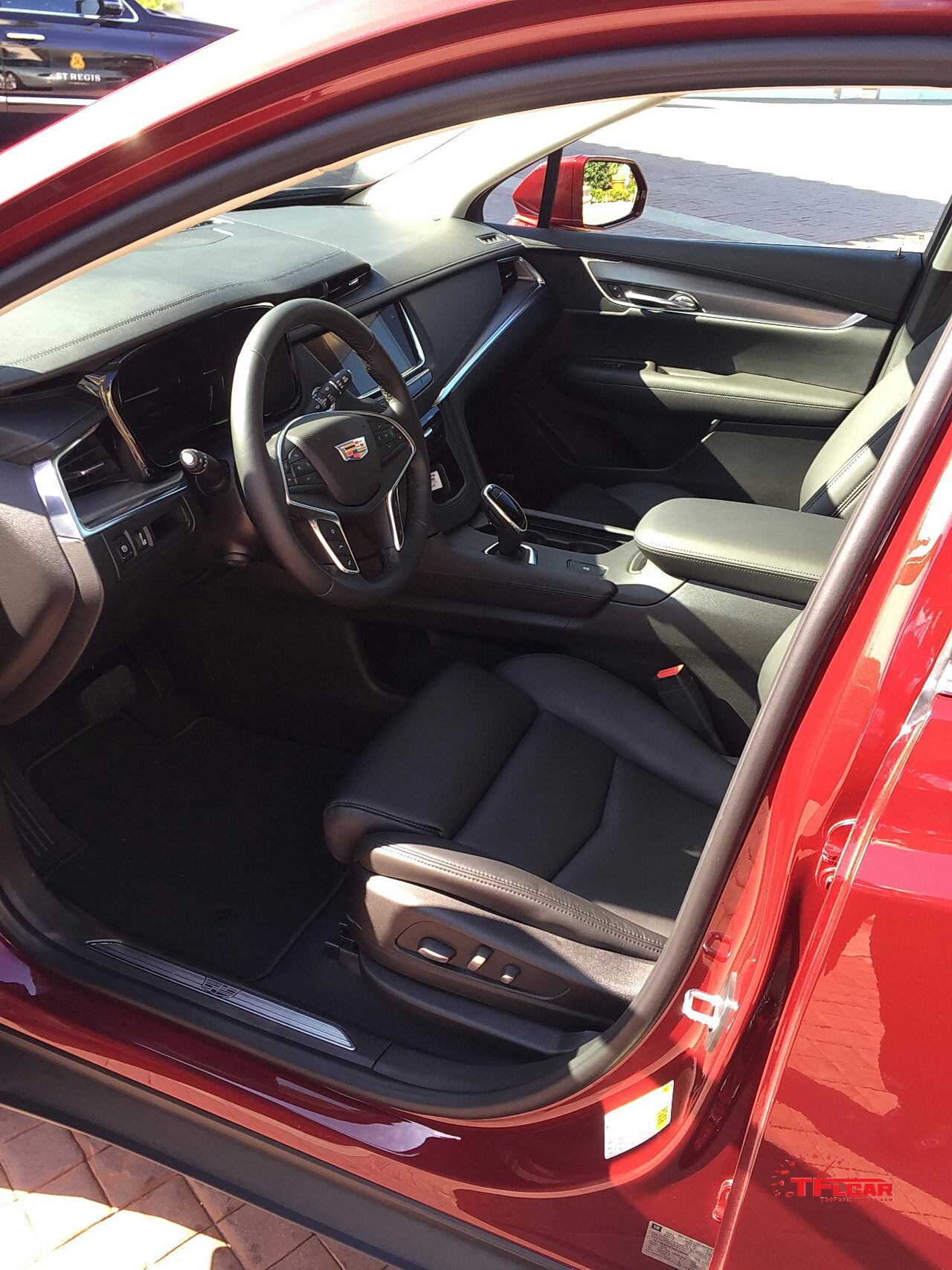 2017 Cadillac XT5 front seats