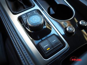 2016 Nissan Maxima normal vs sport mode