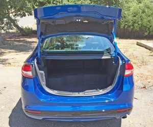 Ford-Fusion-Hybrid-Trnk