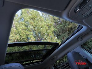 2017 jeep compass dual-pane sunroof