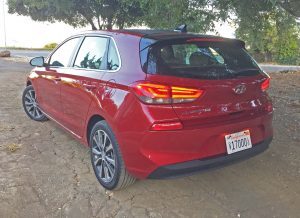 Hyundai Elantra GT LSR