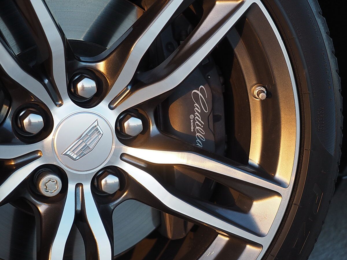 2017 cadillac cts v-sport 17-inch wheels