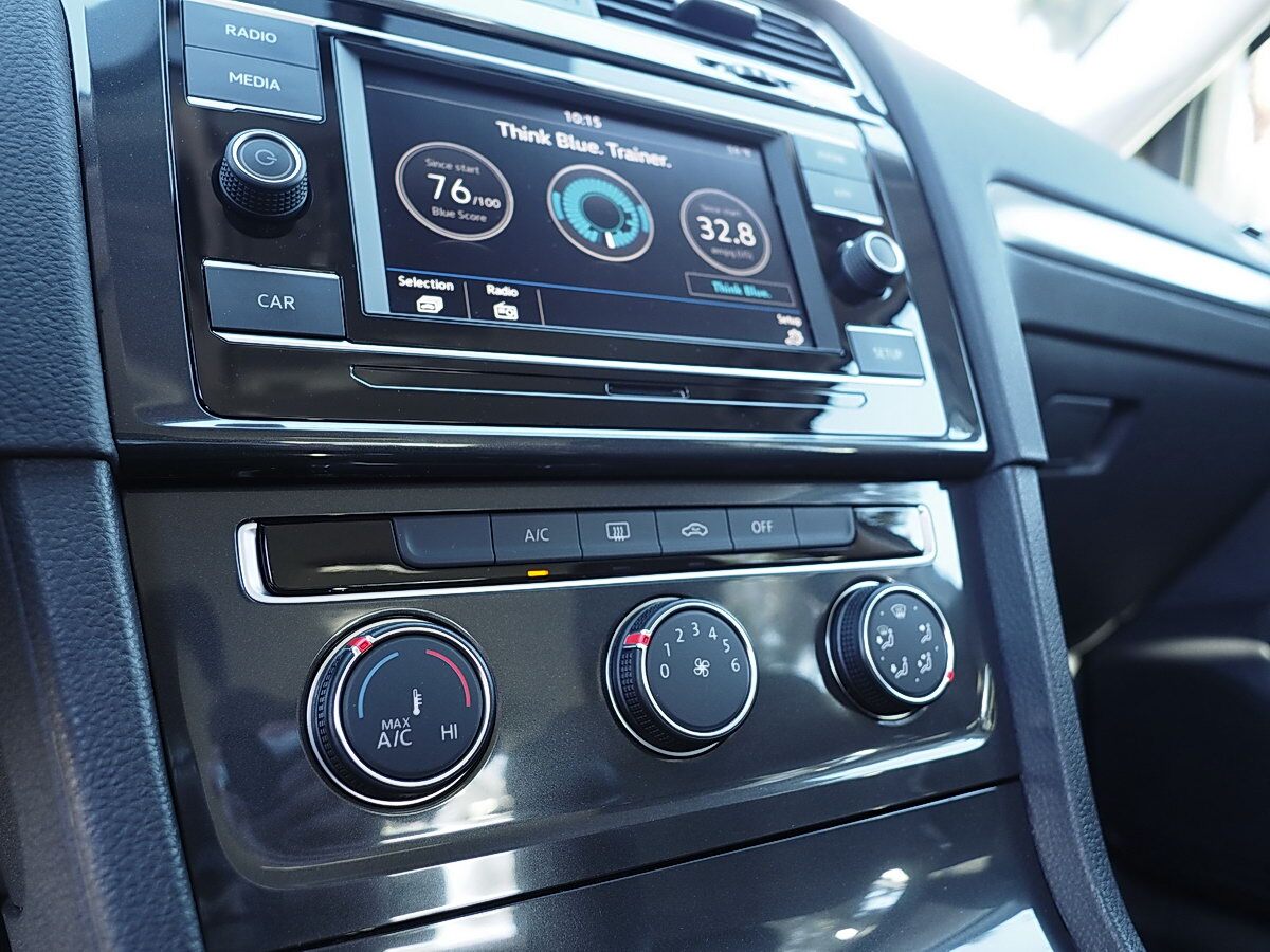 2018 VW Golf climate controls