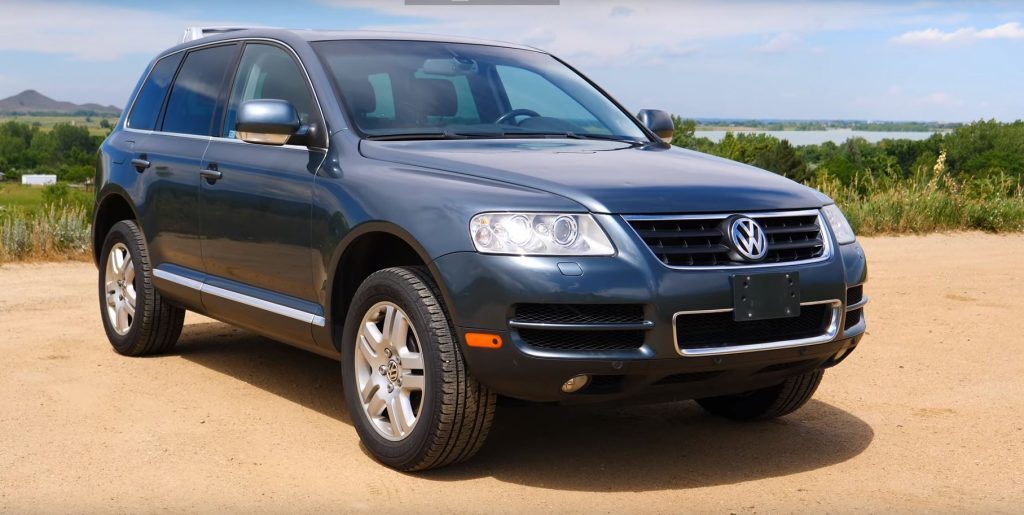 Video: Is The New Volkswagen Atlas A WORTHY Successor To Our Old Touareg? | Car Wars