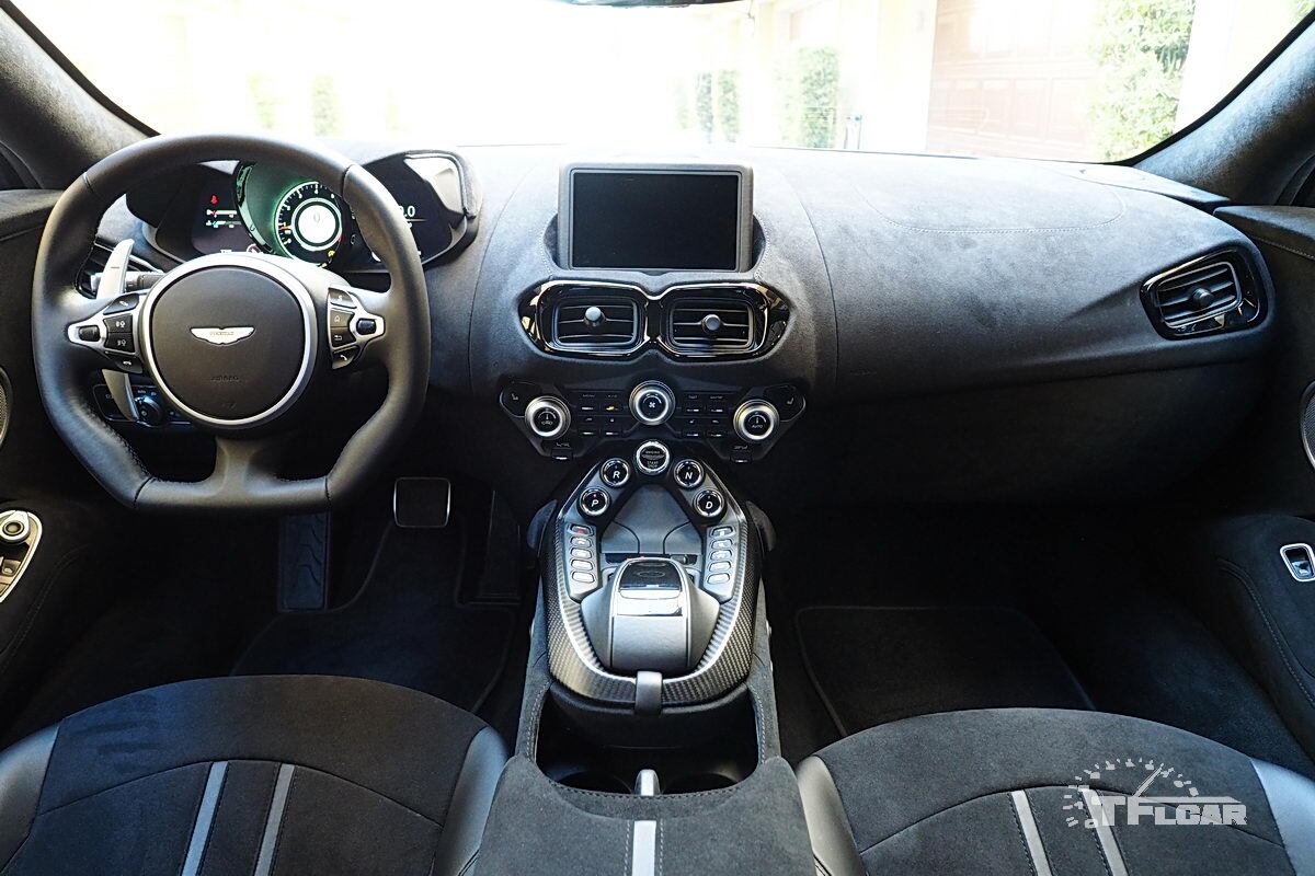 interior 2020 Aston Martin Vantage