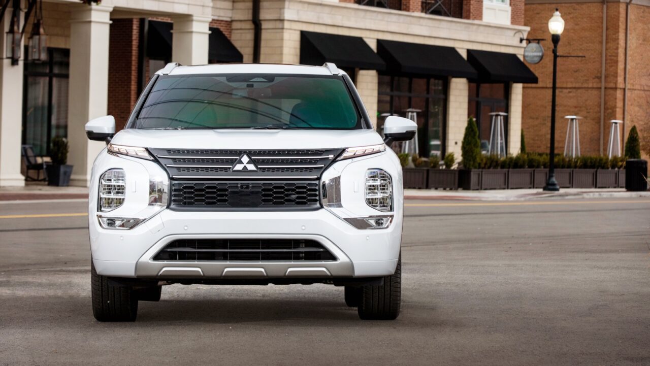 Mitsubishi Outlander - featured (Honda-Nissan-Mitsubishi tie-up report)