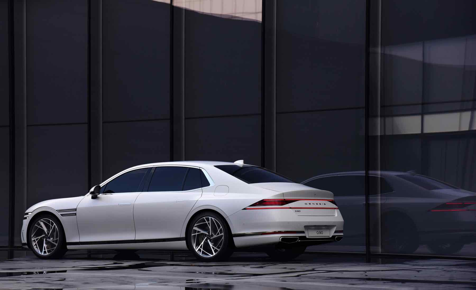 2023 Genesis G90