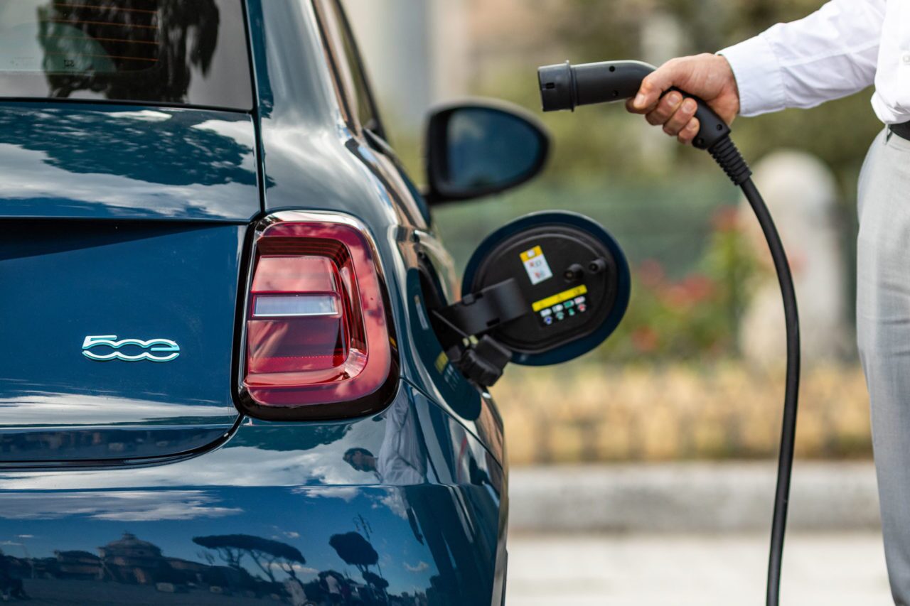 Fiat 500e (Euro spec) - featured