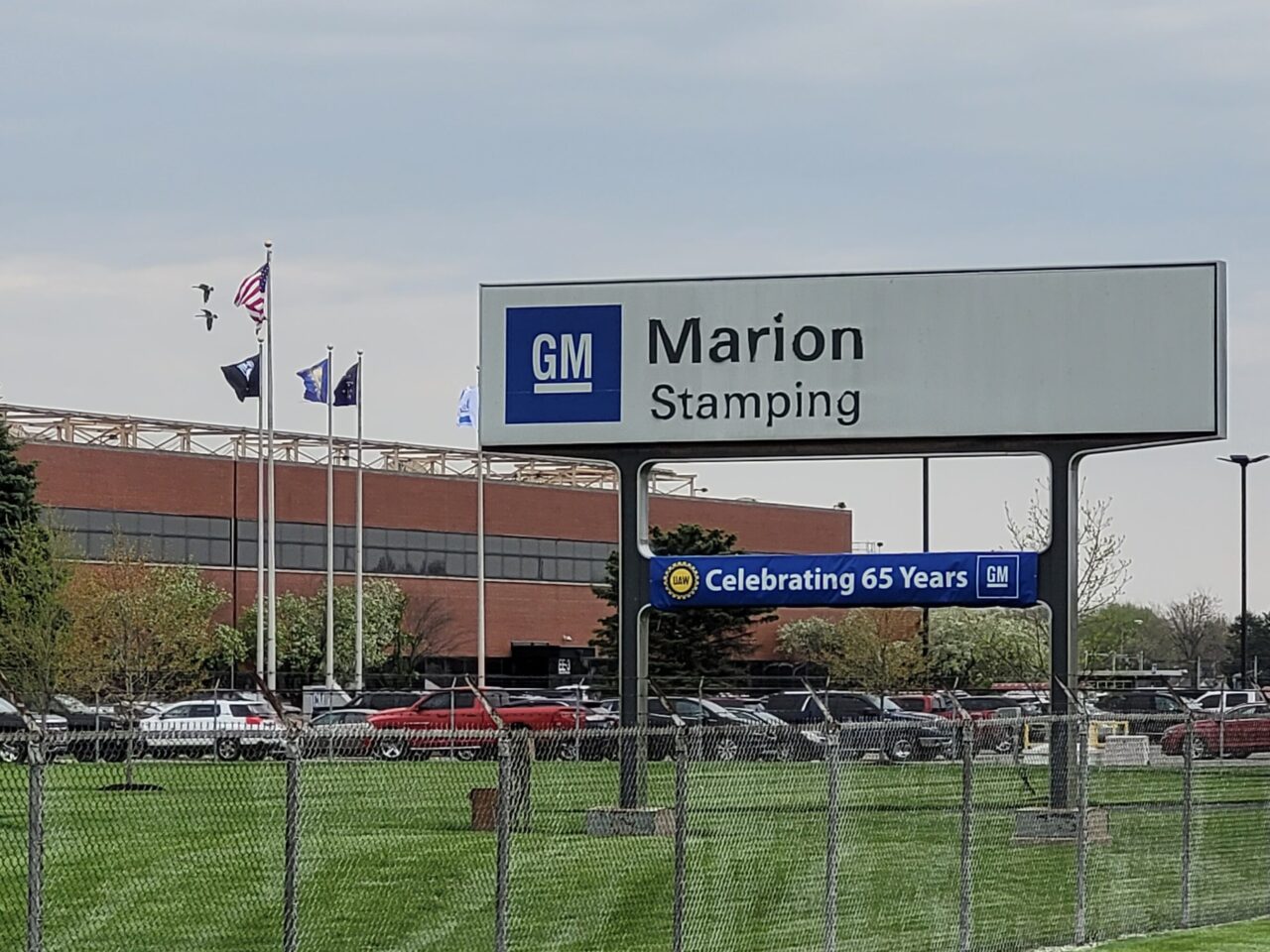 UAW strike - GM and Ford announce additional layoffs