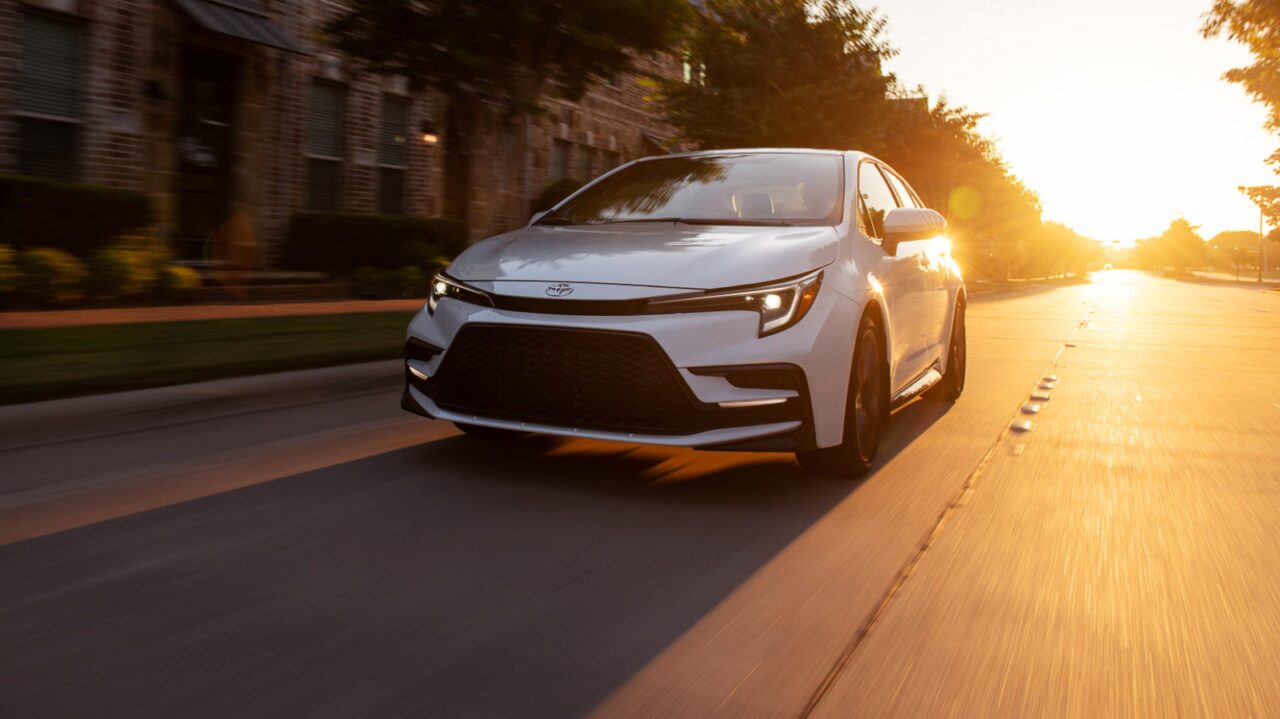 2024 Toyota Corolla XSE (Wind Chill Pearl)