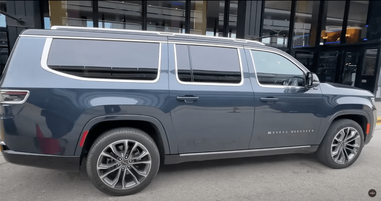 2024 Jeep Grand Wagoneer L side view