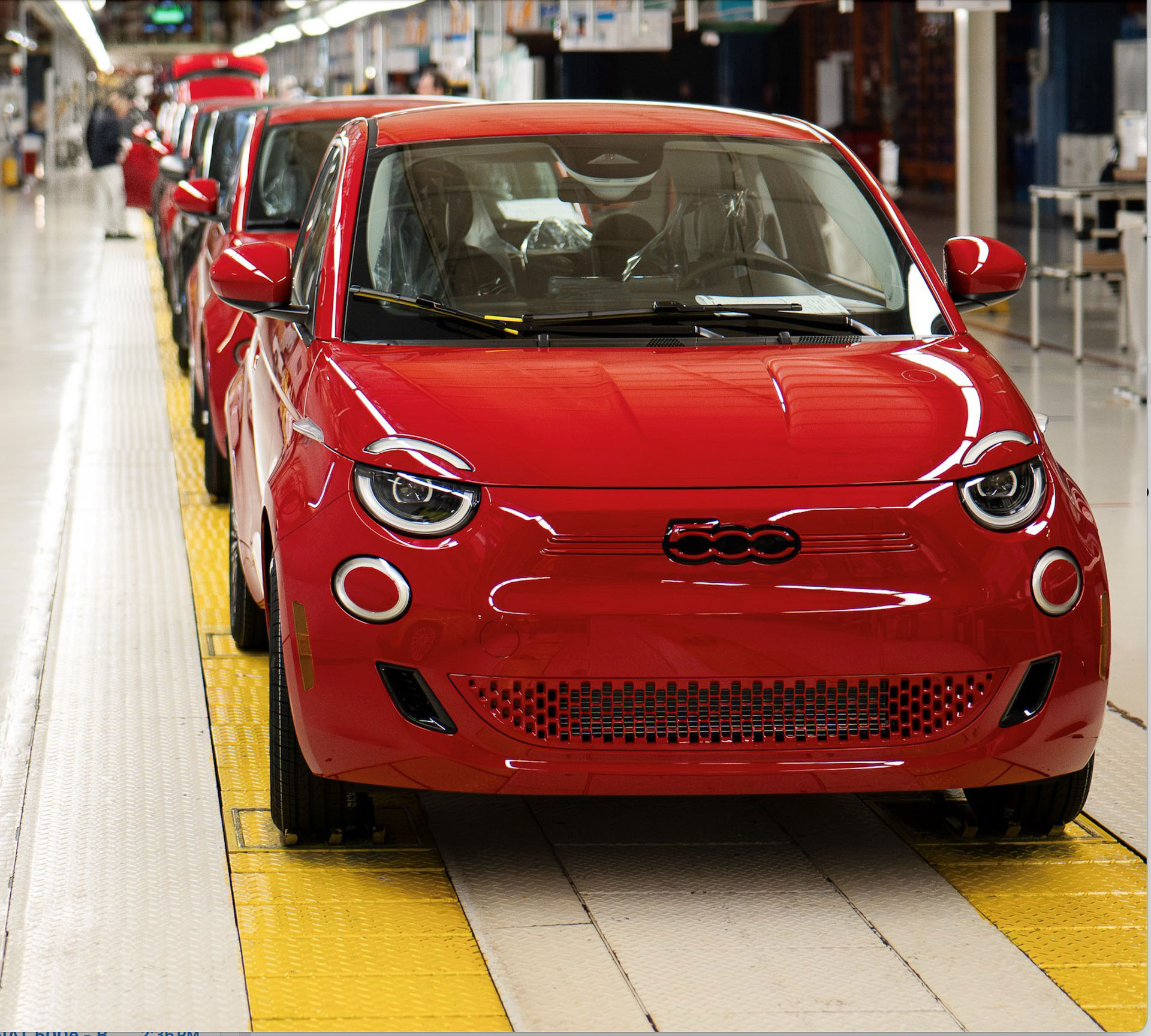 2024 FIAT 500e (RED)