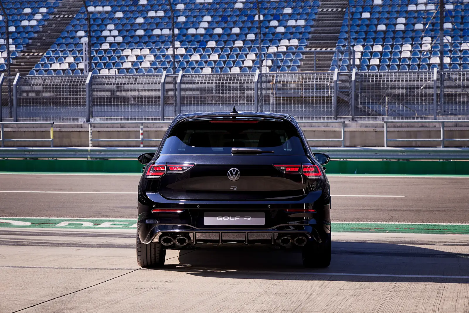 2025 Volkswagen Golf R Black Edition