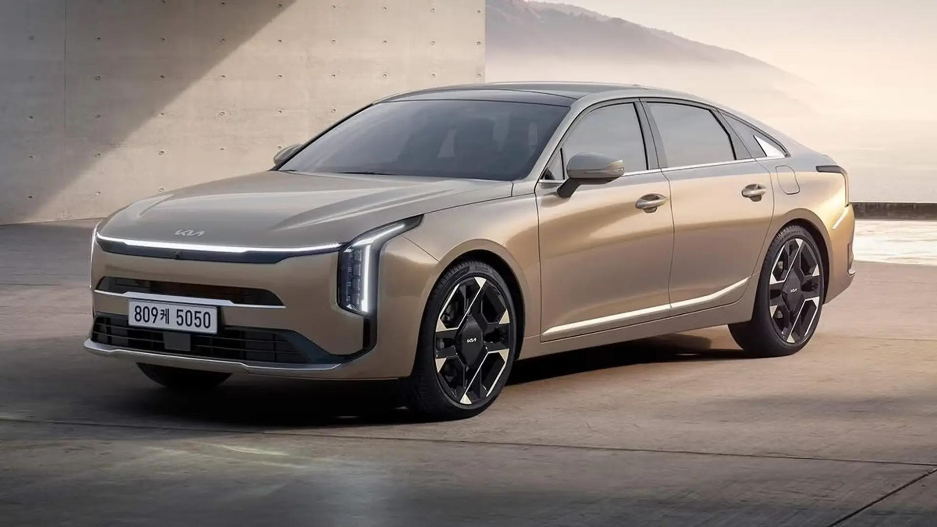 2025 Kia K8 (Korean model shown)