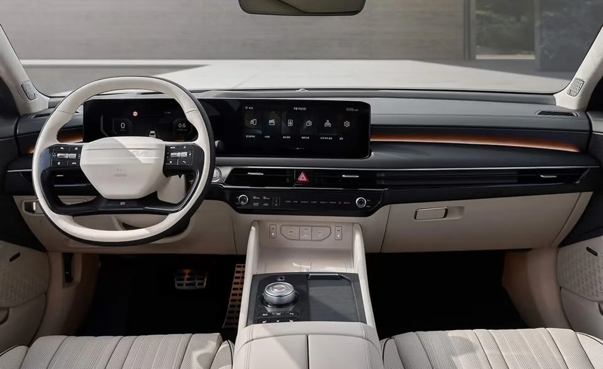 2025 Kia K8 (Korean model shown)