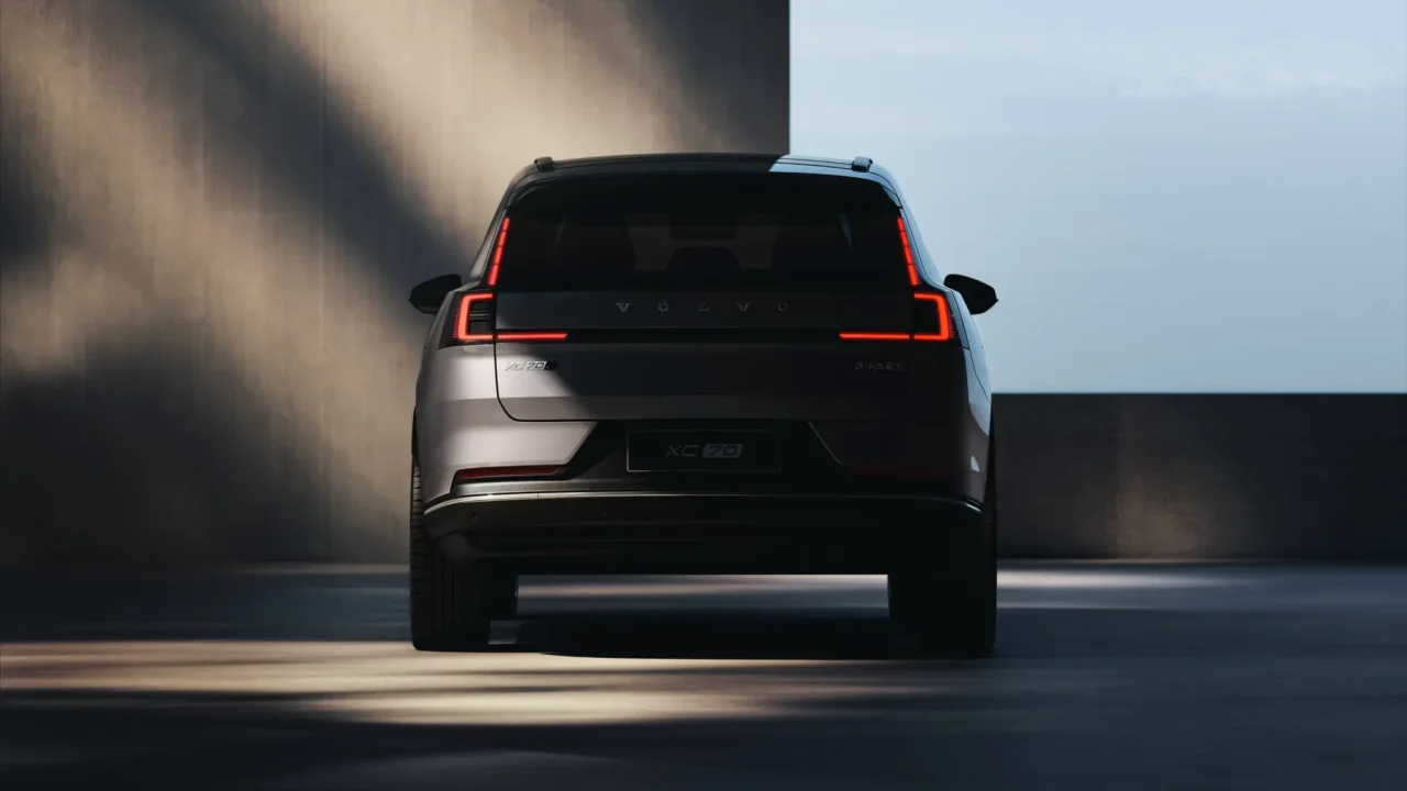 2026 Volvo XC70 - Reveal
