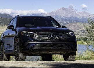Mercedes Recalls 310K SUVs to Address a Potential Rollaway Problem