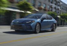 Toyota Recalls More Than 500,000 New Camrys for Blank Cluster Screens and Deactivated Turn Signals