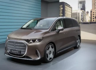 The 2028 Mercedes-Benz VLE Takes the Minivan Into More Luxurious (and Electric) Territory