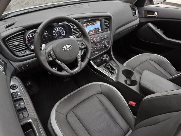 2011-Kia-Optima-interior-design