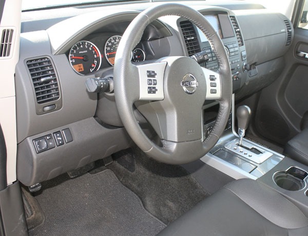 Nissan Pathfinder 11 TFL 2