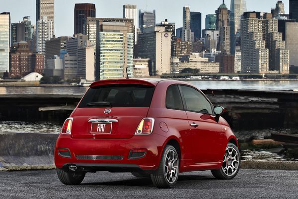 2012-fiat-500-rear-angle-view