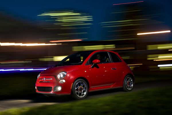2012-fiat-500-front-side-view