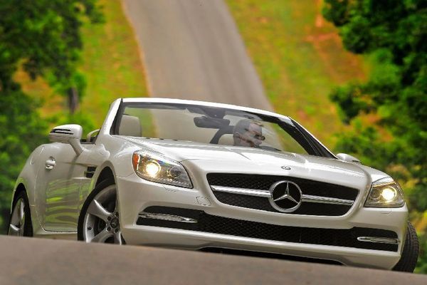 2012-Mercedes-Benz-SLK350-Front-Body-View