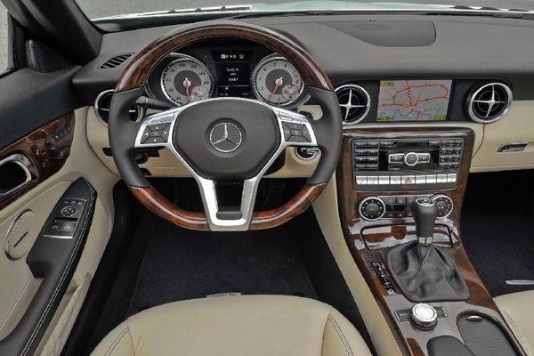 2012-Mercedes-Benz-SLK350-Dashboard