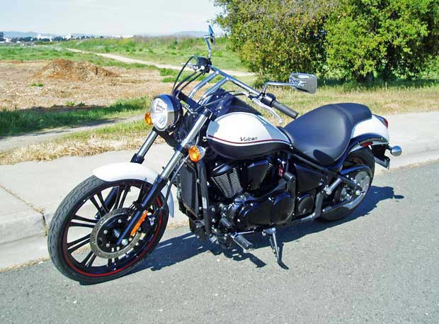 2013-Kawasaki-Vulcan-900-Custom-LSF